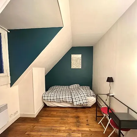 New Eiffel Tower View Studio / Etoile Apartamento