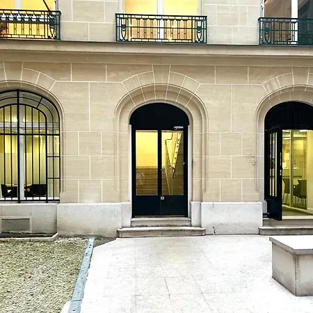 New Eiffel Tower View Studio / Etoile Apartamento *